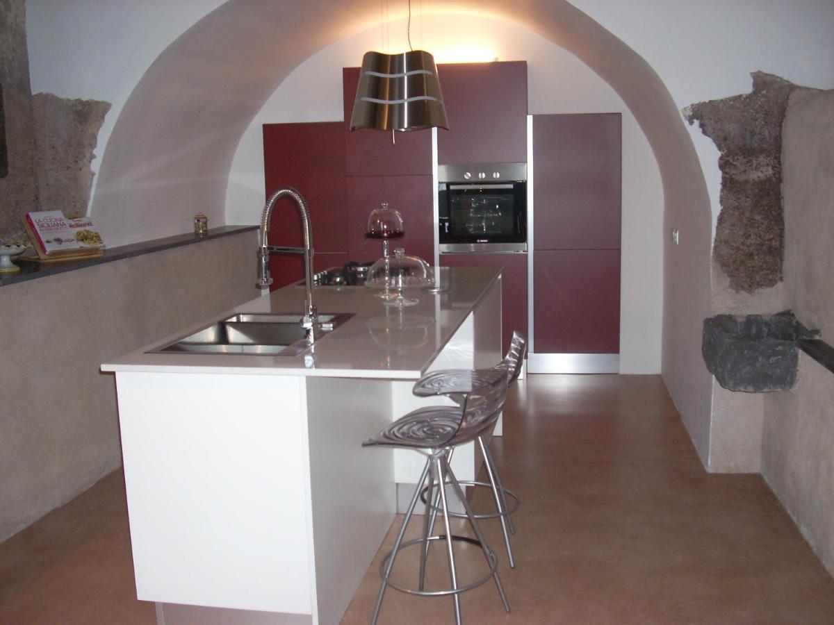 La Corte Di Bafe B&B "Slow Life" Zafferana Etnea Exterior photo